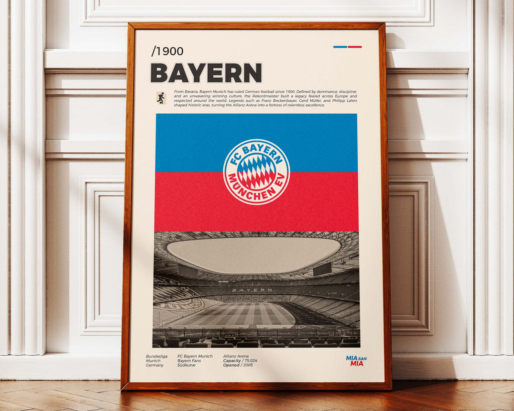 Poster minimaliste encadré du Bayern Munich posé contre un mur bien visible, décoration sportive allemande et moderne.
