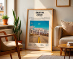 Poster minimaliste encadré de l'album Destin de Ninho posé contre un mur dans un salon lumineux, art mural contemporain.