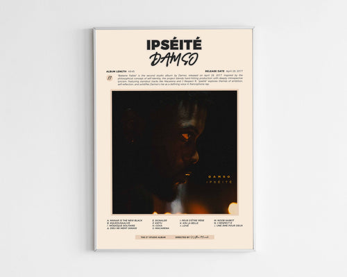 Poster minimaliste encadré de l'album Ipséité de Damso bien visible sur fond blanc, impression premium 300g.