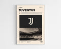 Poster minimaliste encadré de la Juventus bien visible sur fond blanc, logo club de foot Turin, impression premium.