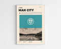 Poster minimaliste encadré de Manchester City bien visible sur fond blanc, logo club de foot Angleterre, impression premium.