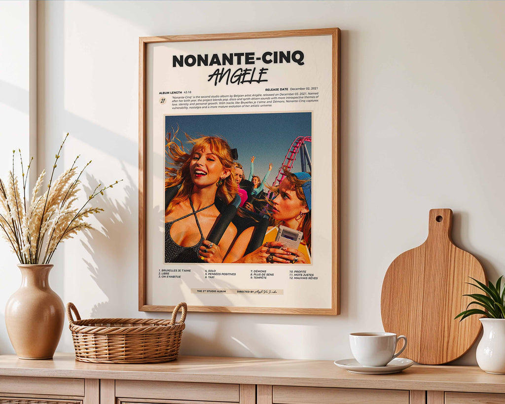 poster angele nonante cinq encadré au mur